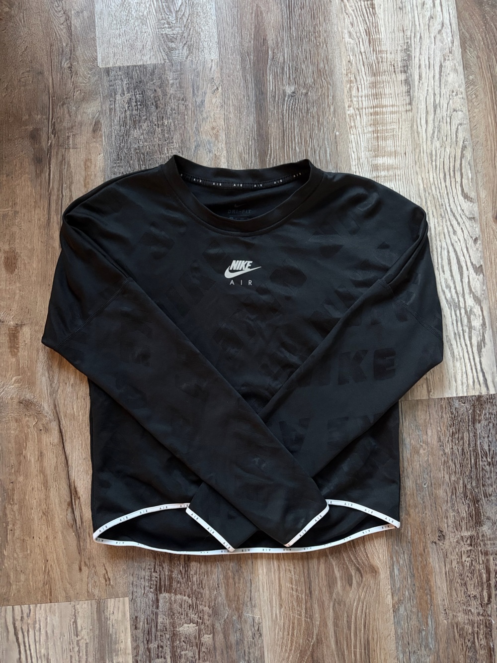 Nike Air midlayer crew black long sleeve shirt in size XS - extra small